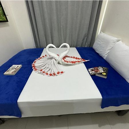 Stays At Green Residences 1 Studio Room Couples Bed With Complimentary Breakfast For 2 Μανίλα Εξωτερικό φωτογραφία