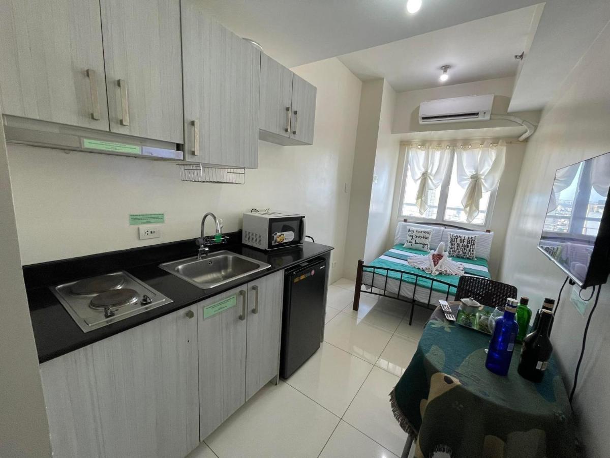 Stays At Green Residences 1 Studio Room Couples Bed With Complimentary Breakfast For 2 Μανίλα Εξωτερικό φωτογραφία